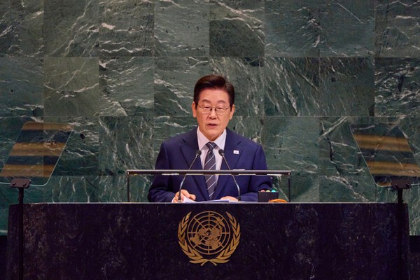 이재명 대통령이 23일(현지시간) 미국 뉴욕 유엔본부 총회장에서 기조연설을 하고 있다. /연합뉴스