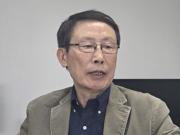 정찬권 원장이 4일 서울 강남구 샌드타임즈 사무실에서 본지와 인터뷰를 진행하고 있다. /샌드타임즈