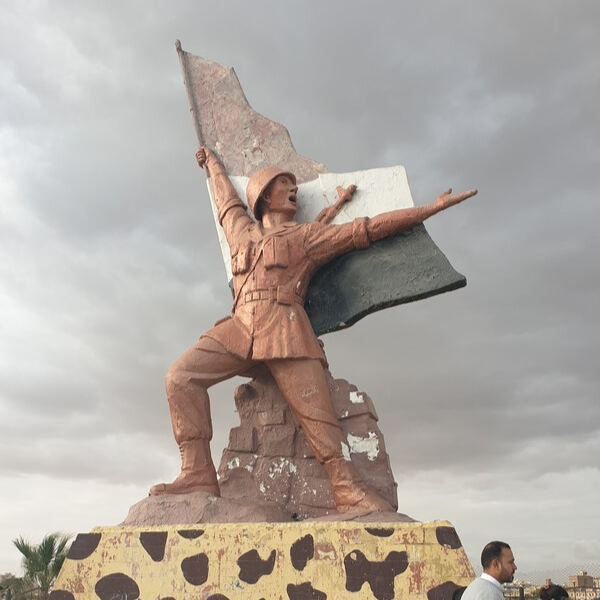 군사박물관 앞 ‘세계 최고의 이집트군 용사’ 동상/신종태 교수